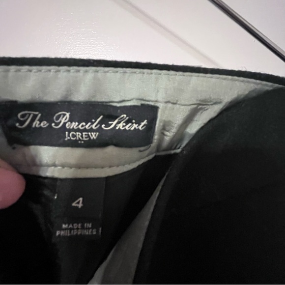 J. Crew Classic Black The Pencil Skirt. Wool SZ 4 Minimalist Neutral Normcore - Picture 7 of 7